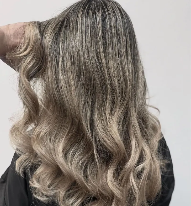 Honey balayage, by Maha